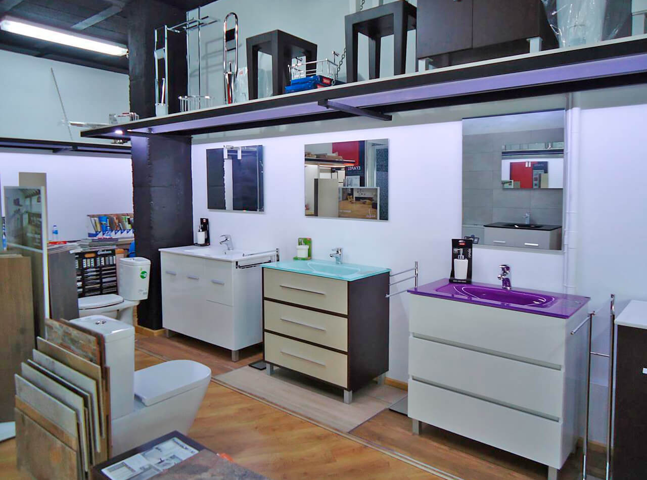Saneamientos, azulejos, sanitarios, mamparas… ¡y mucho más!